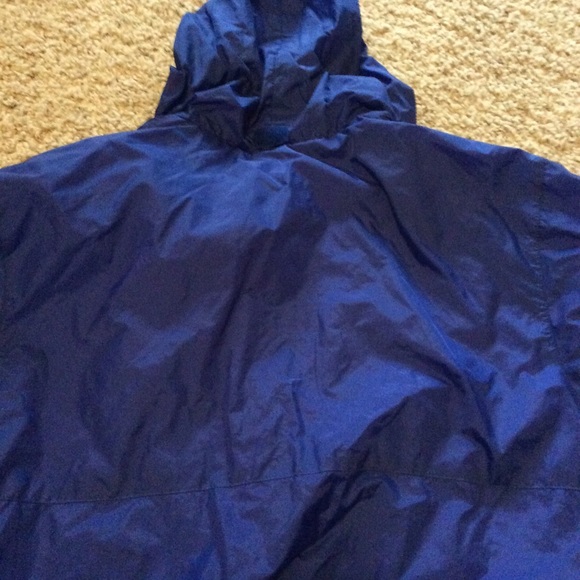 Pull over jacket size medium - Picture 4 of 4